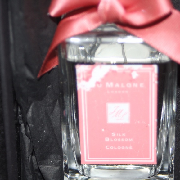 Reduced 66%Label Damage Silk Blossom Cologne NIB - Picture 4 of 7
